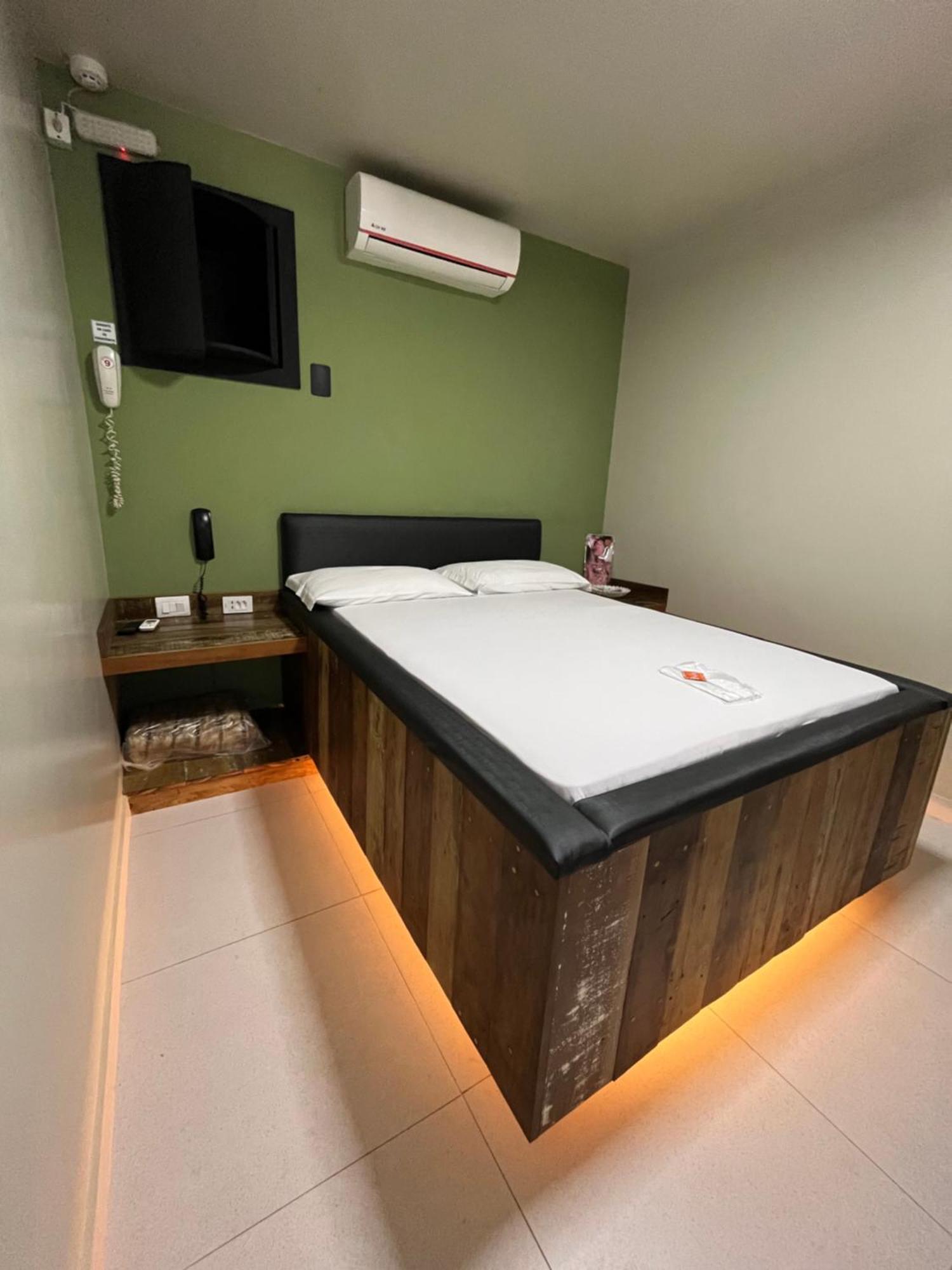 Lemonte Motel Бруски Екстериор снимка